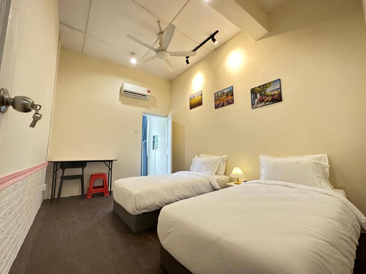 Ww Hostel 22A Private Shower George Town Exterior photo